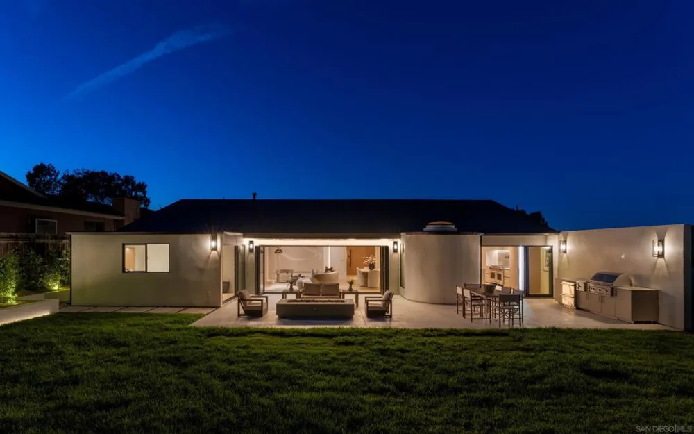 5826 Soledad Mountain Rd La Jolla, CA 92037