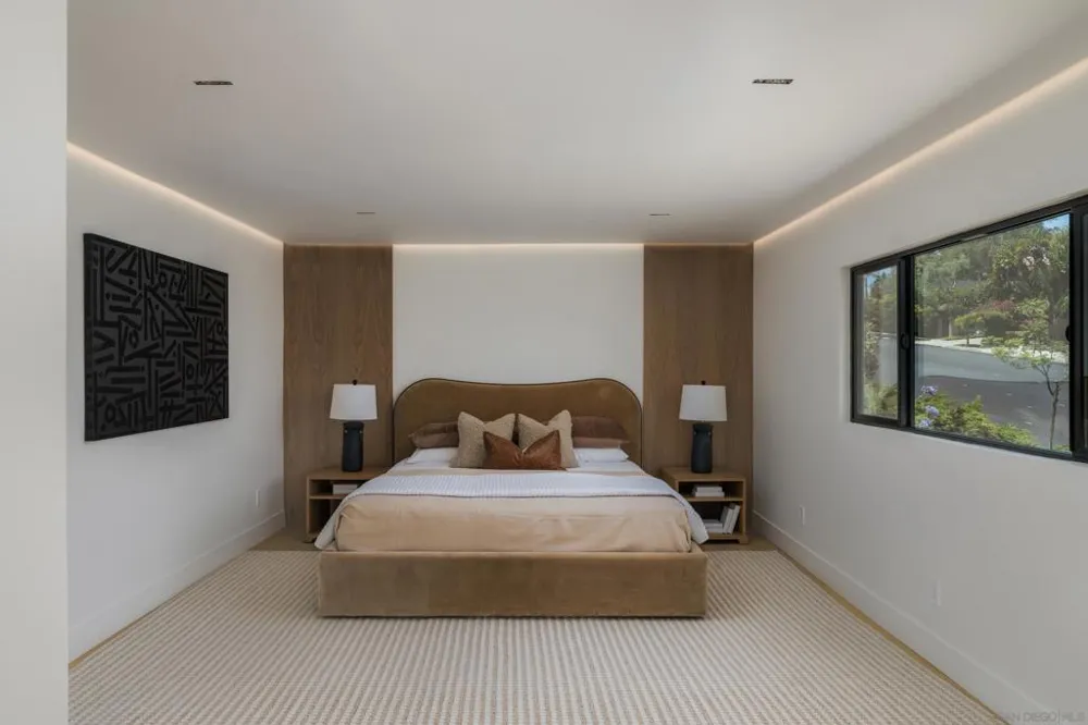 5826 Soledad Mountain Rd La Jolla, CA 92037