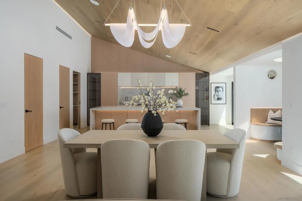 5826 Soledad Mountain Rd La Jolla, CA 92037
