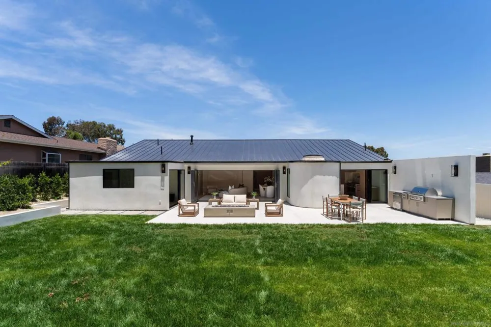 5826 Soledad Mountain Rd La Jolla, CA 92037