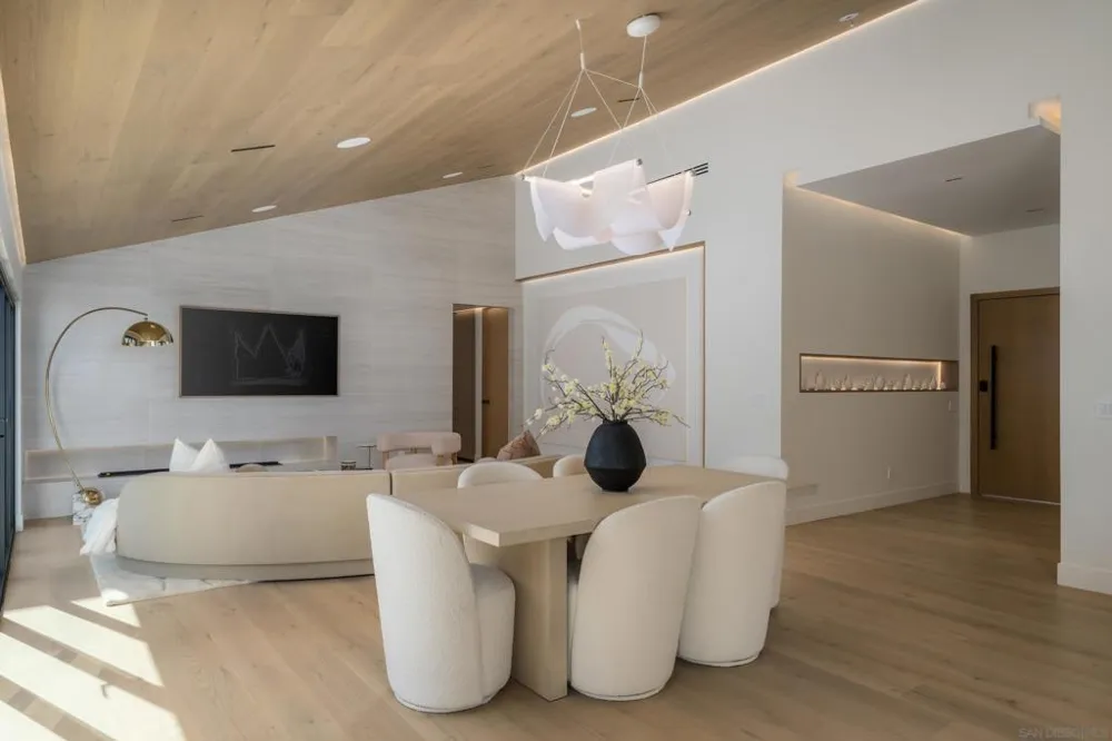 5826 Soledad Mountain Rd La Jolla, CA 92037