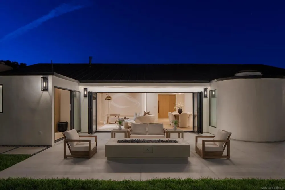 5826 Soledad Mountain Rd La Jolla, CA 92037