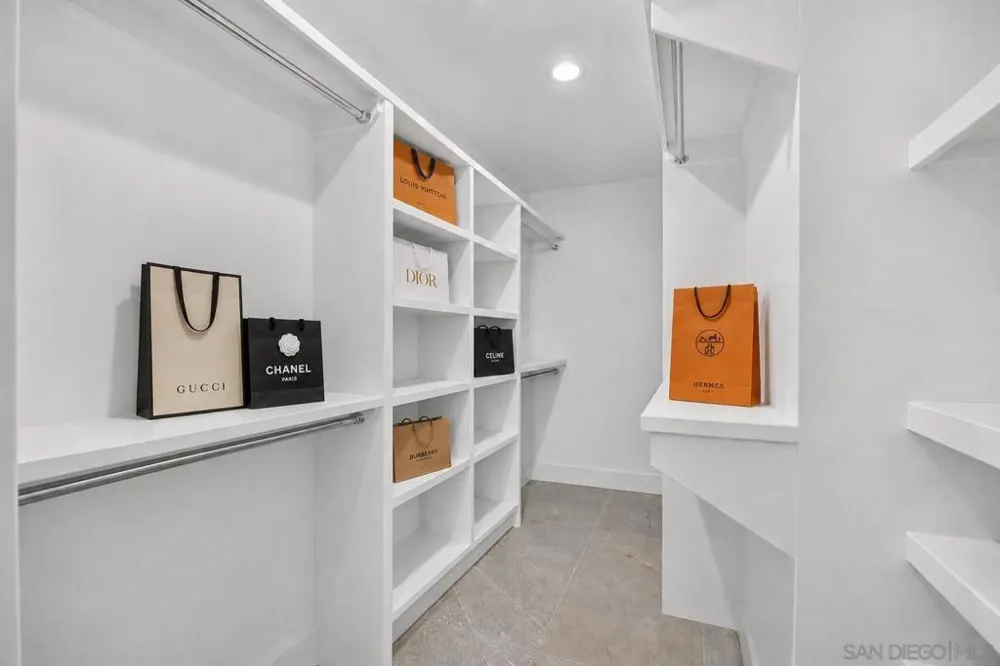 7546 Caminito Avola La Jolla, CA 92037