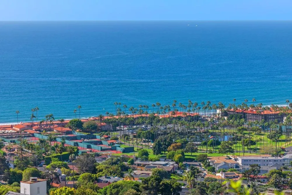 7546 Caminito Avola La Jolla, CA 92037