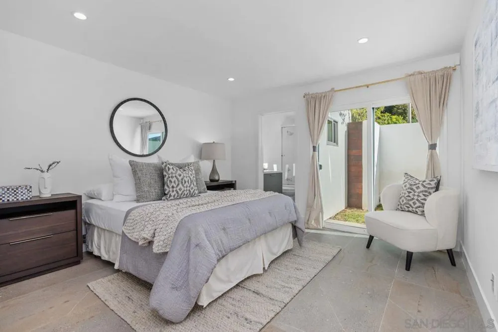 7546 Caminito Avola La Jolla, CA 92037