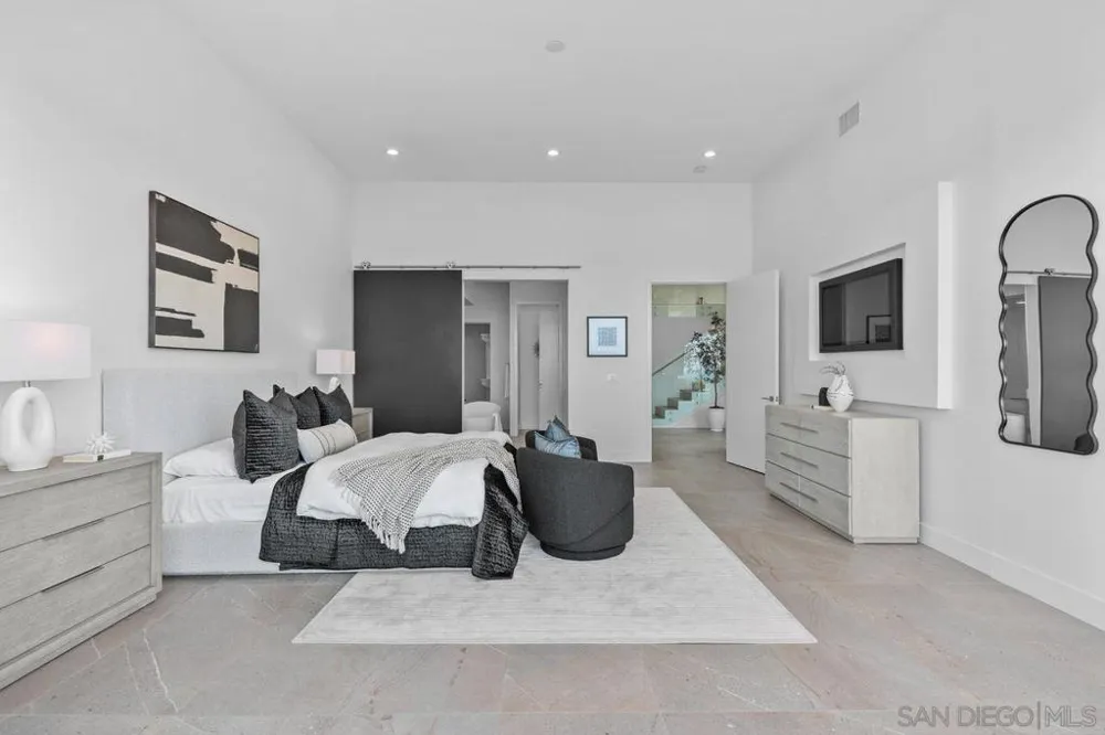 7546 Caminito Avola La Jolla, CA 92037