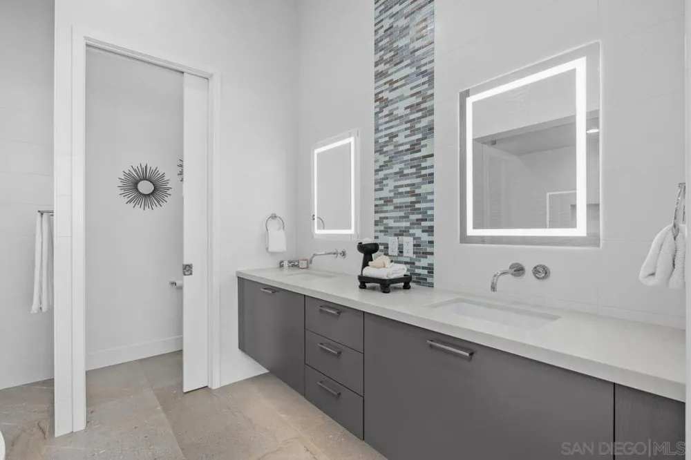 7546 Caminito Avola La Jolla, CA 92037