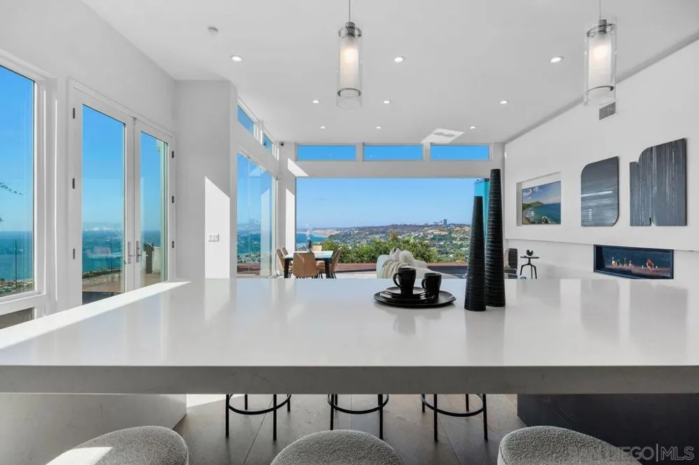 7546 Caminito Avola La Jolla, CA 92037