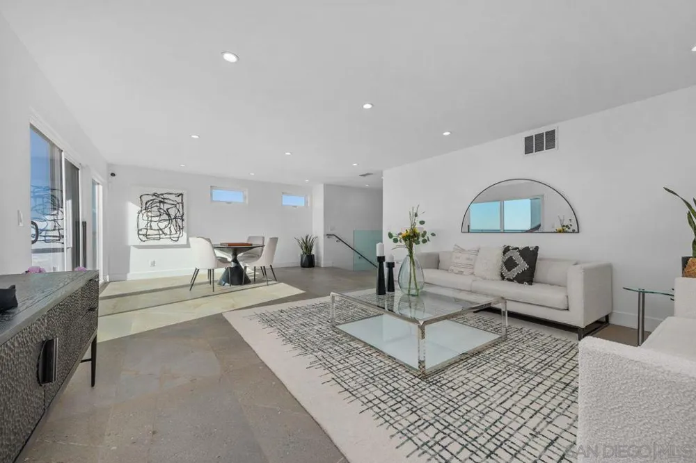 7546 Caminito Avola La Jolla, CA 92037