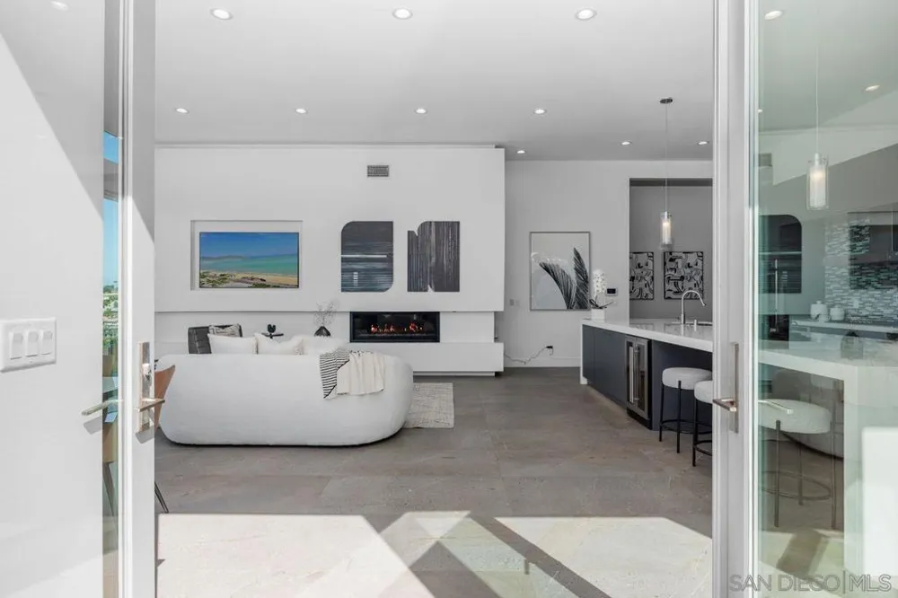 7546 Caminito Avola La Jolla, CA 92037