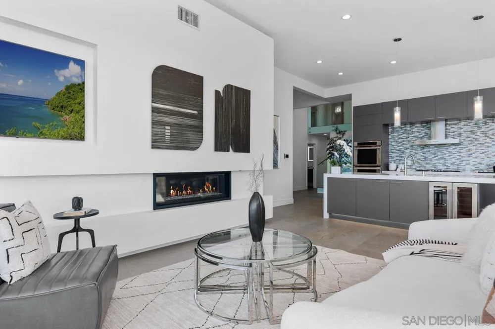 7546 Caminito Avola La Jolla, CA 92037