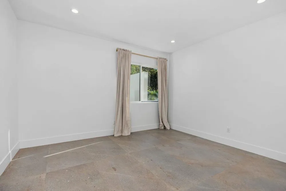 7546 Caminito Avola La Jolla, CA 92037