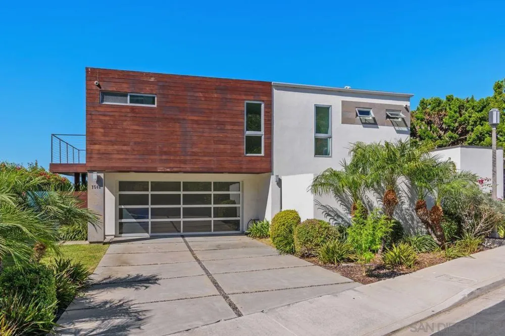 7546 Caminito Avola La Jolla, CA 92037