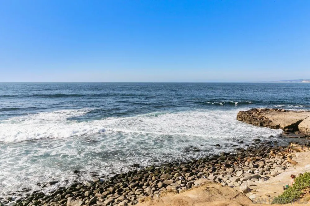 7546 Caminito Avola La Jolla, CA 92037