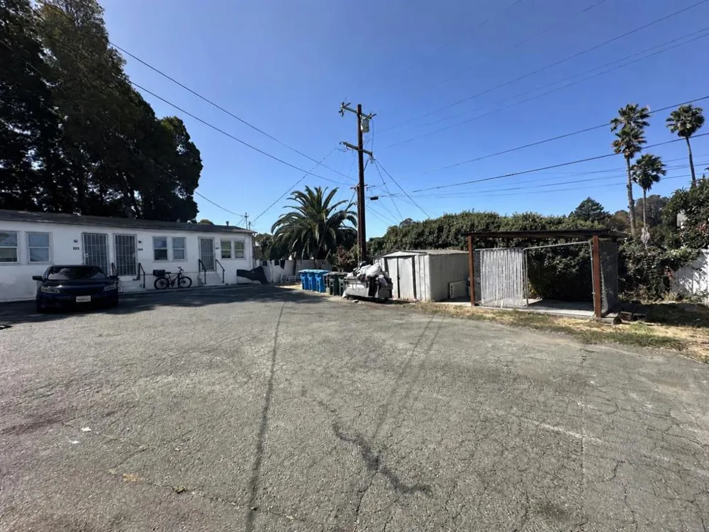 121 Lincoln Road Vallejo, CA 94590