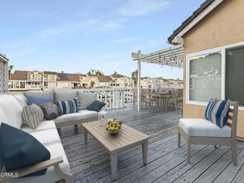 2010 Kingsbridge Way Oxnard, CA 93035