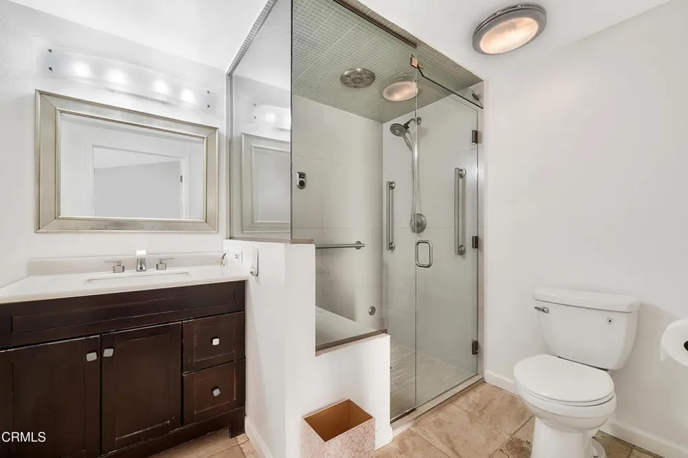 2010 Kingsbridge Way Oxnard, CA 93035