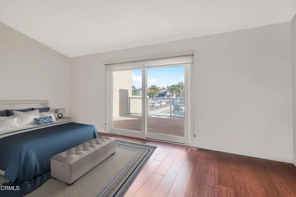 2010 Kingsbridge Way Oxnard, CA 93035