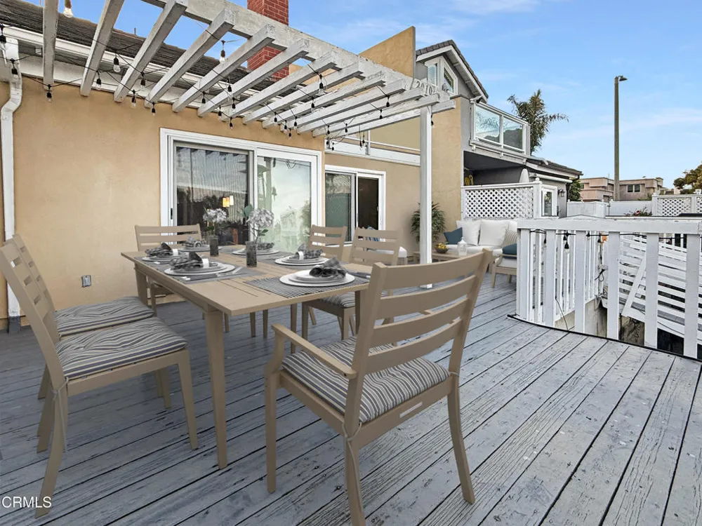 2010 Kingsbridge Way Oxnard, CA 93035