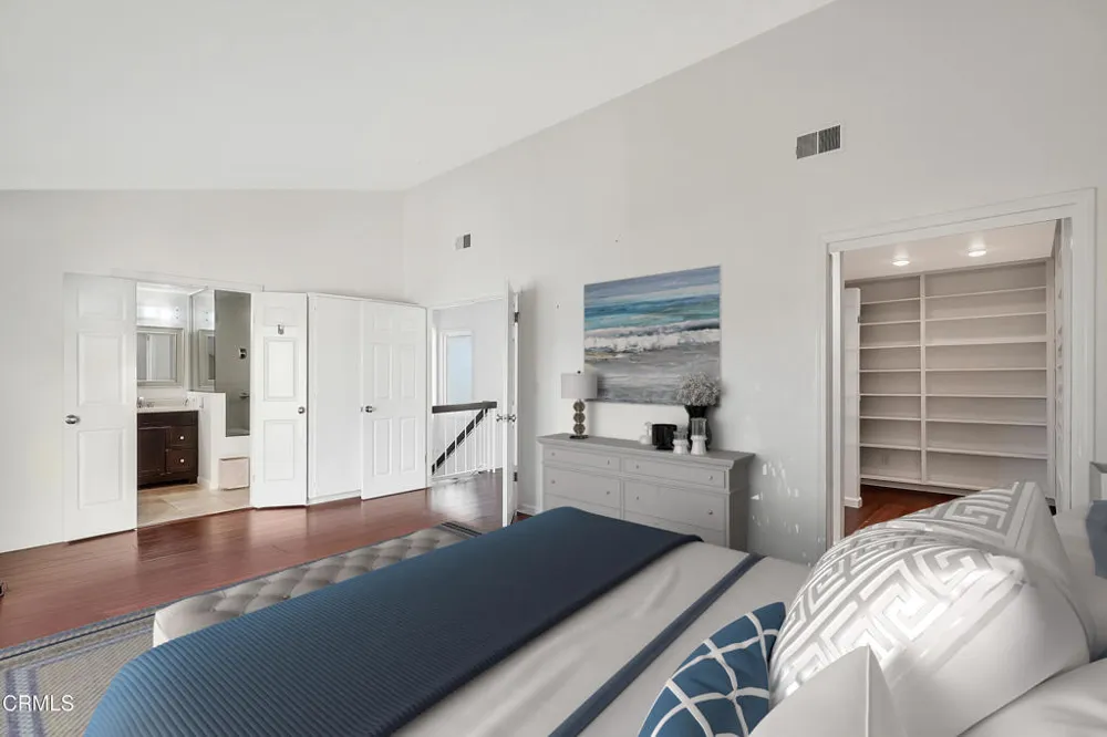 2010 Kingsbridge Way Oxnard, CA 93035