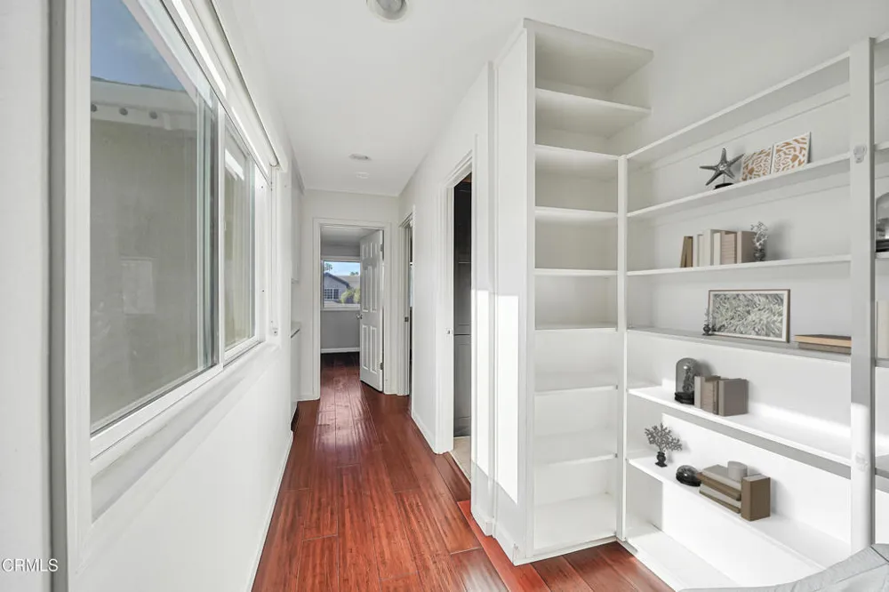 2010 Kingsbridge Way Oxnard, CA 93035