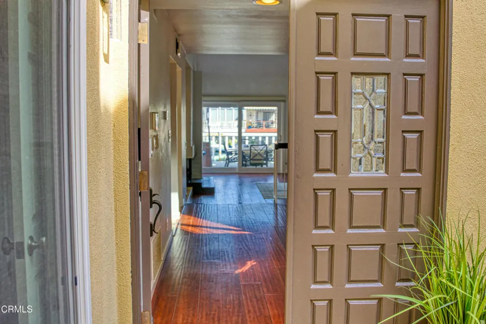 2010 Kingsbridge Way Oxnard, CA 93035