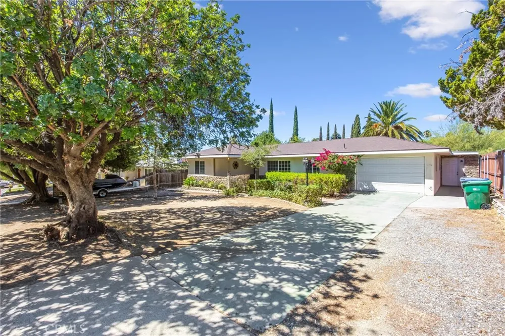 1739 Alessandro Banning, CA 92220