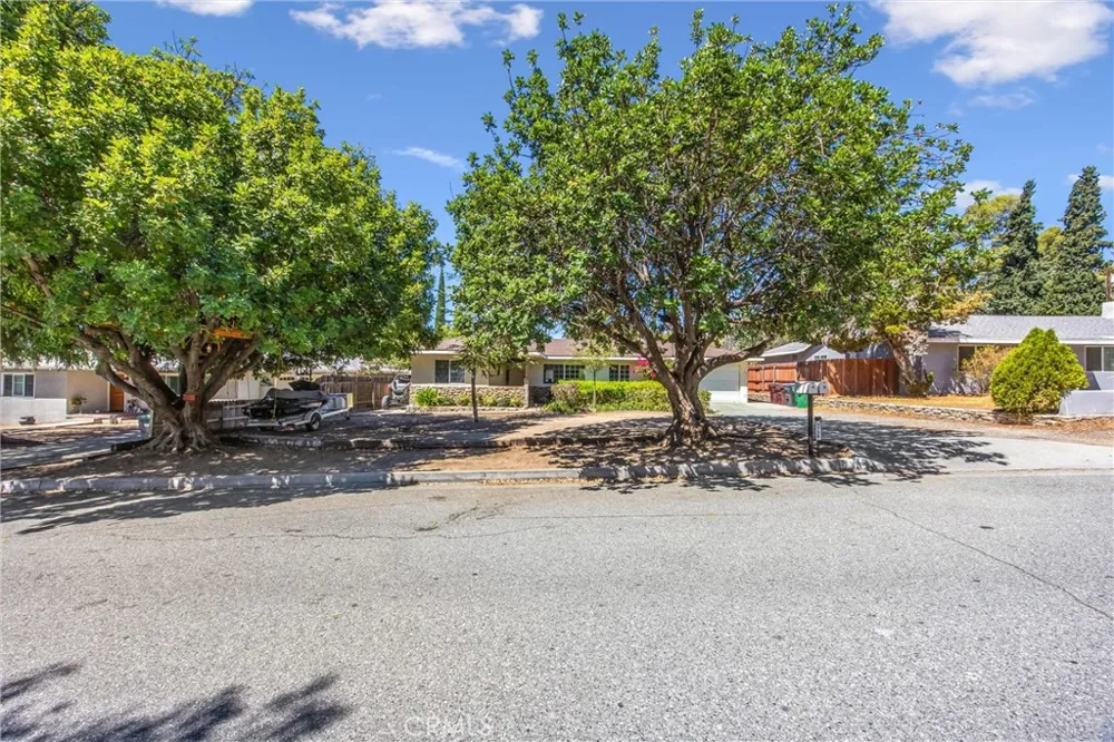 1739 Alessandro Banning, CA 92220