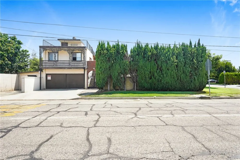 203 Benrud Street Monrovia, CA 91016