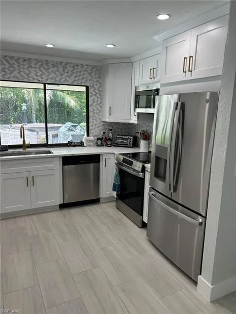 27157 Edenbridge Court