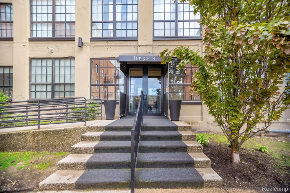 6533 E Jefferson Avenue #322 Detroit City, MI 48207