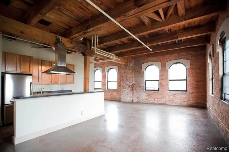 6533 E Jefferson Avenue #322 Detroit City, MI 48207