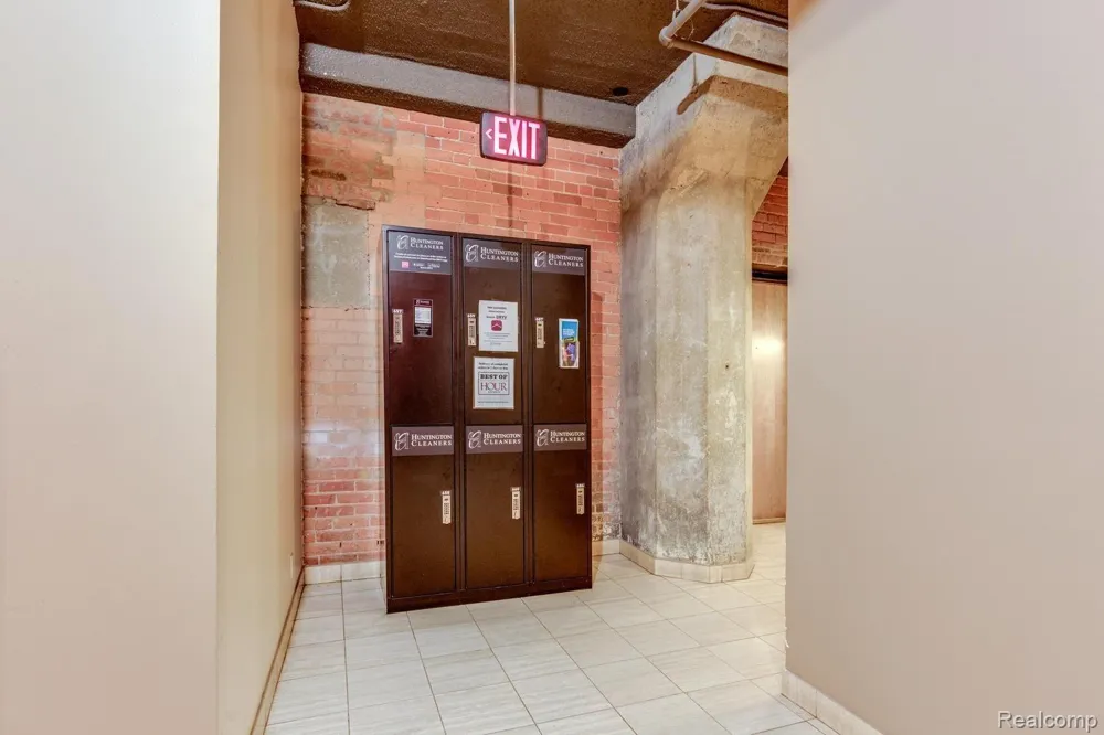 6533 E Jefferson Avenue #322 Detroit City, MI 48207