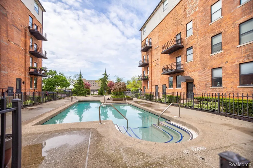 6533 E Jefferson Avenue #322 Detroit City, MI 48207