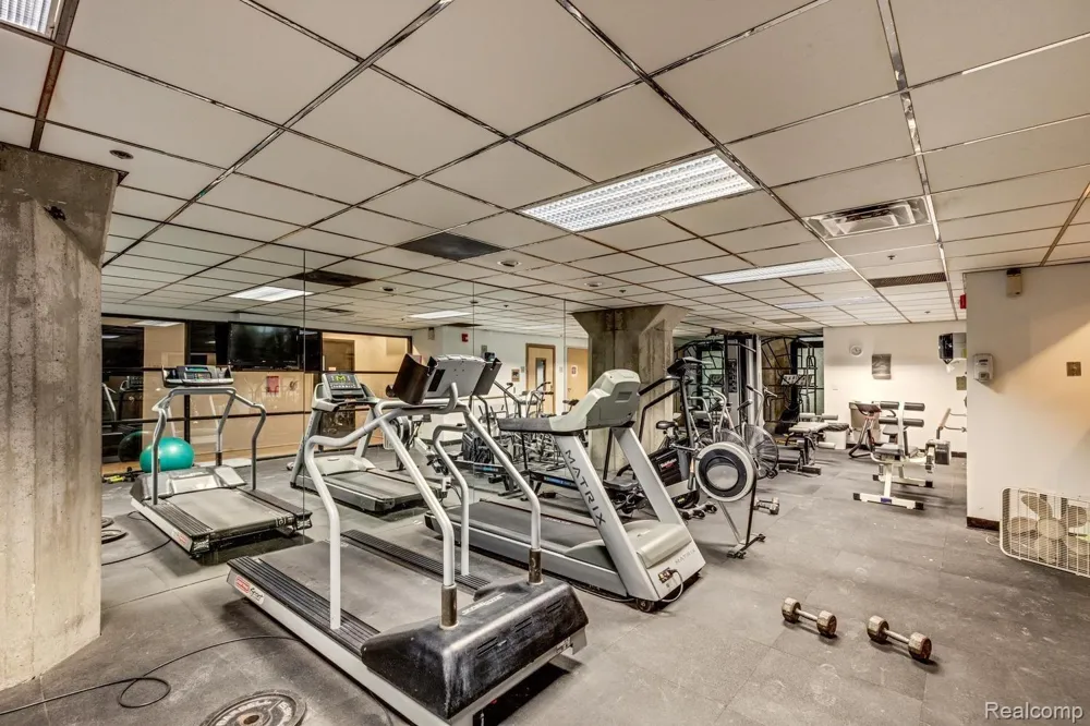 6533 E Jefferson Avenue #322 Detroit City, MI 48207