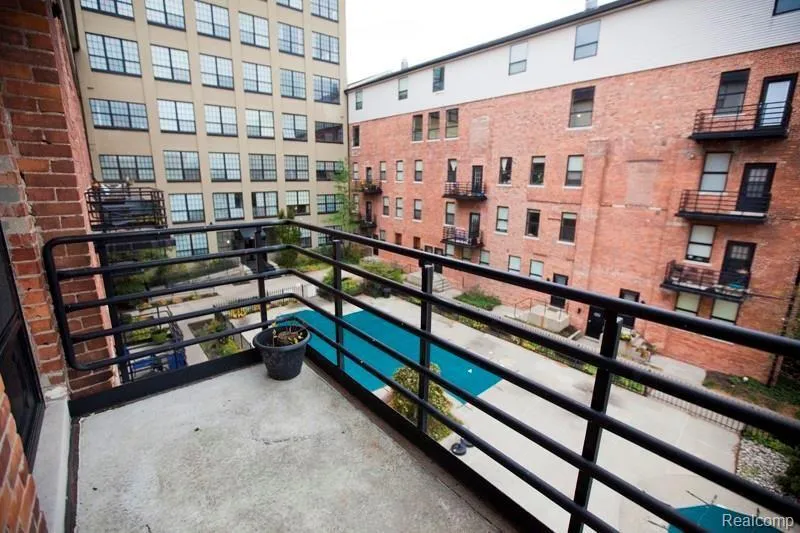 6533 E Jefferson Avenue #322 Detroit City, MI 48207