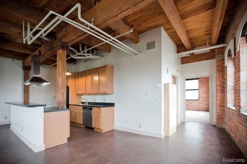 6533 E Jefferson Avenue #322 Detroit City, MI 48207