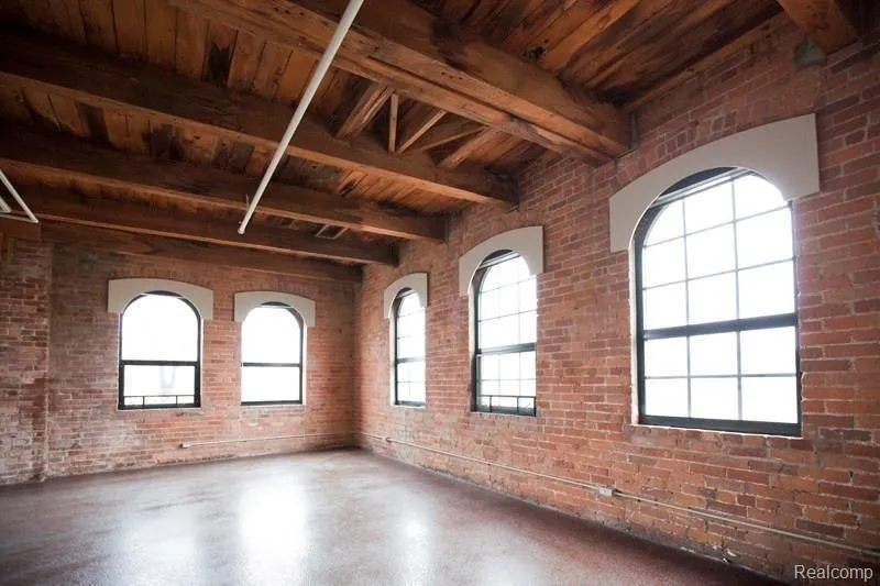 6533 E Jefferson Avenue #322 Detroit City, MI 48207