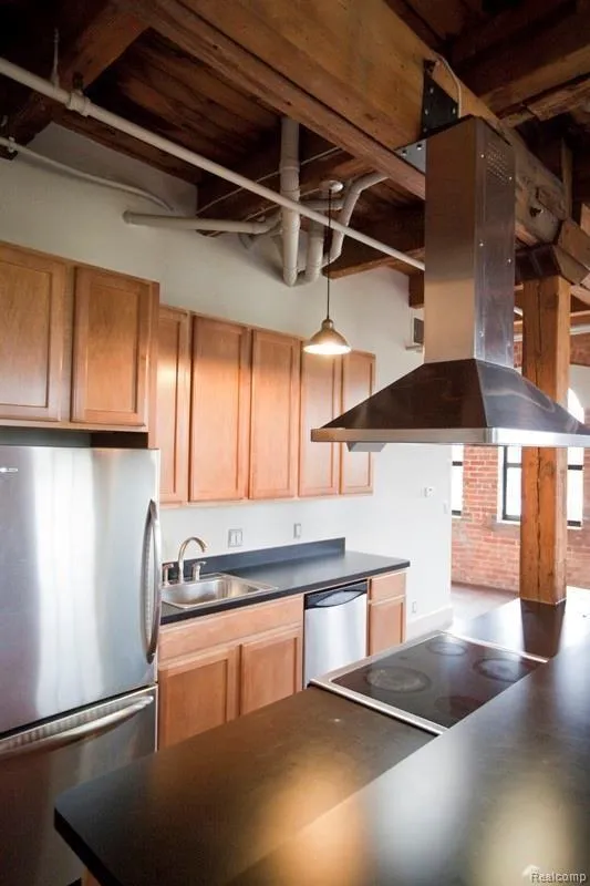 6533 E Jefferson Avenue #322 Detroit City, MI 48207