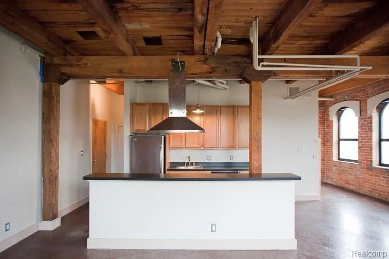 6533 E Jefferson Avenue #322 Detroit City, MI 48207