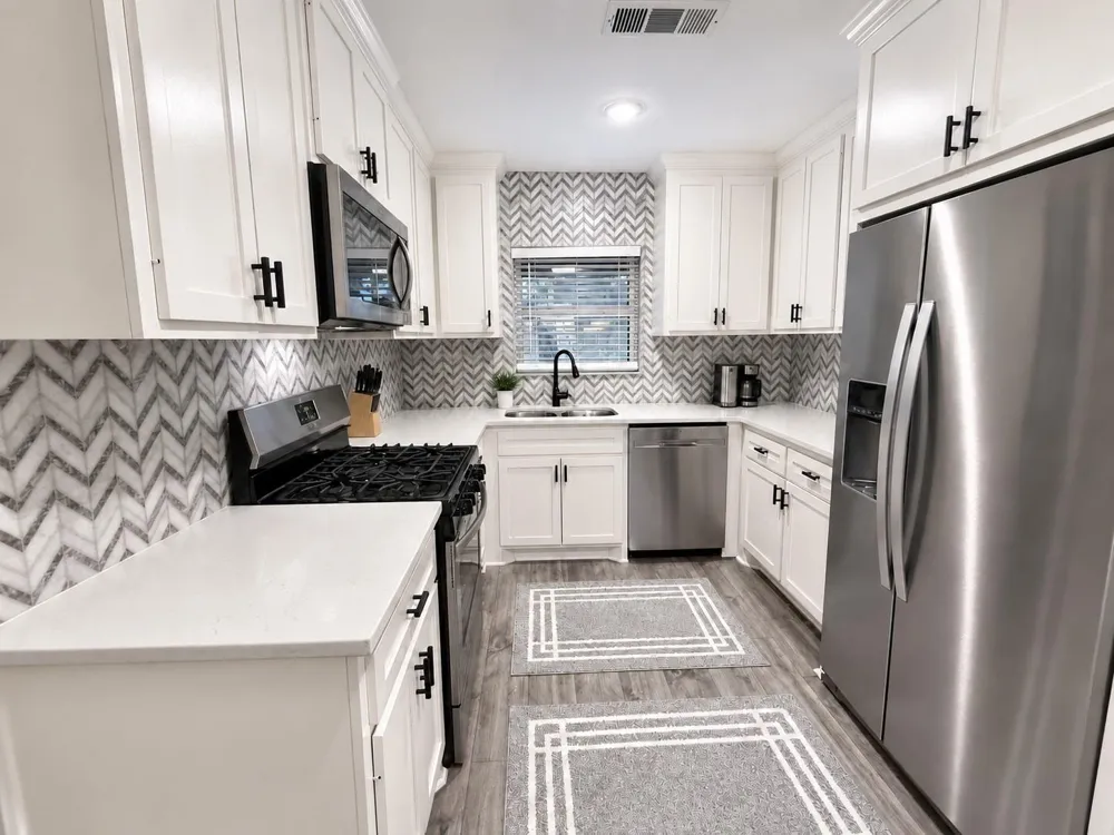 2043 Des Jardines Street Houston, TX 77023