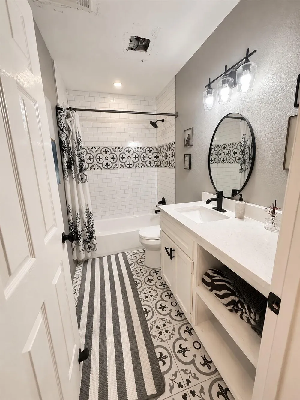 2043 Des Jardines Street Houston, TX 77023