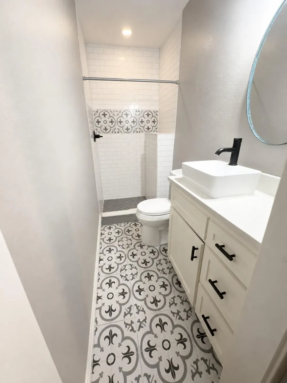 2043 Des Jardines Street Houston, TX 77023