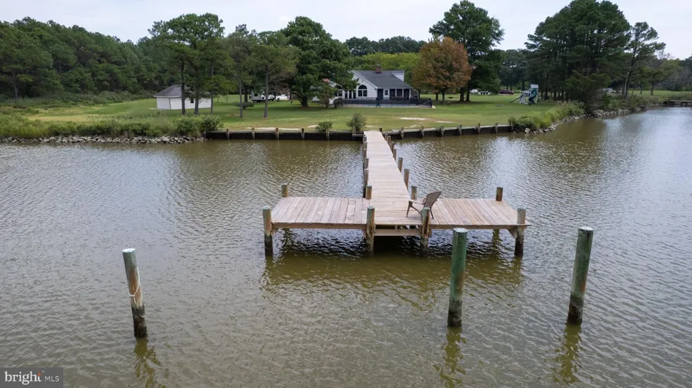 1001 WAGNER POINT ROAD Cambridge, MD 21613