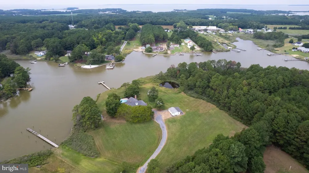 1001 WAGNER POINT ROAD Cambridge, MD 21613