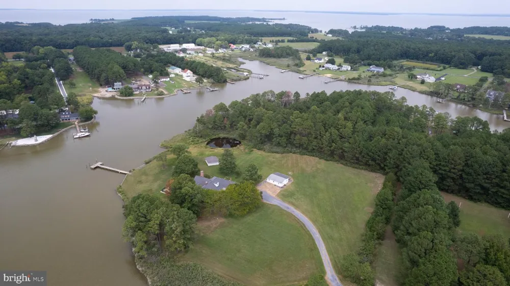 1001 WAGNER POINT ROAD Cambridge, MD 21613