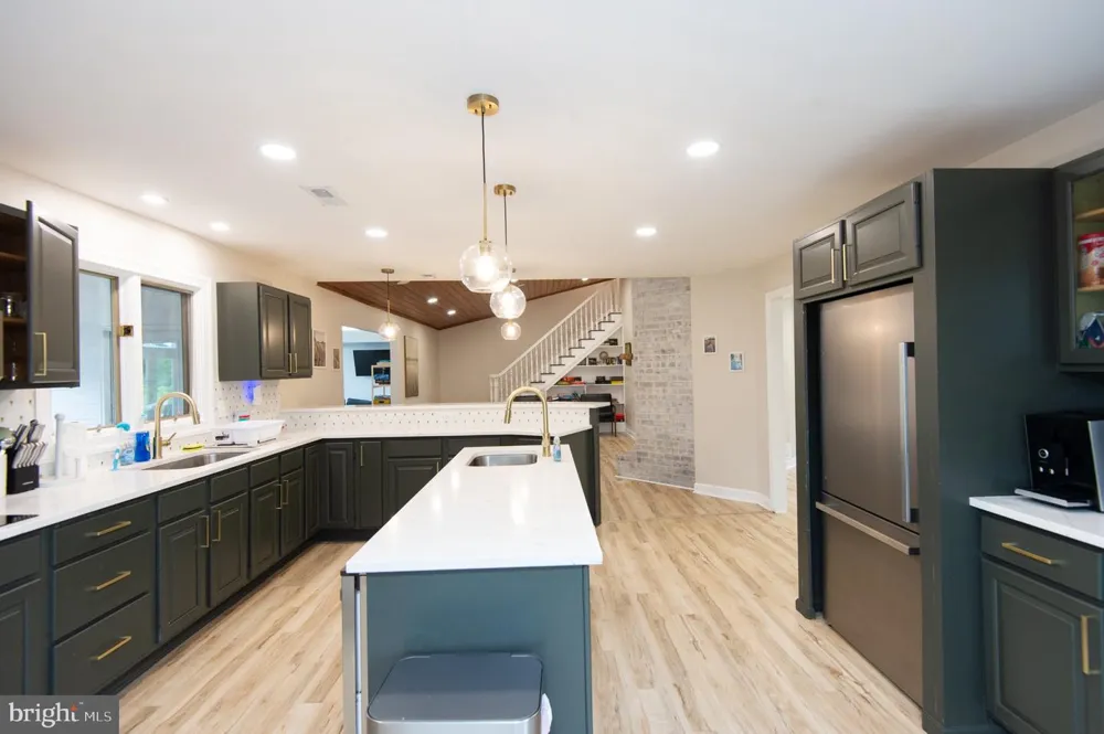 1001 WAGNER POINT ROAD Cambridge, MD 21613