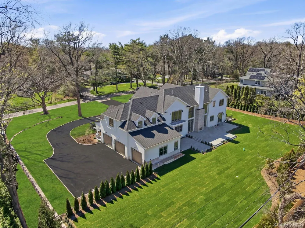 25 W Creek Farms Road Sands Point, NY 11050