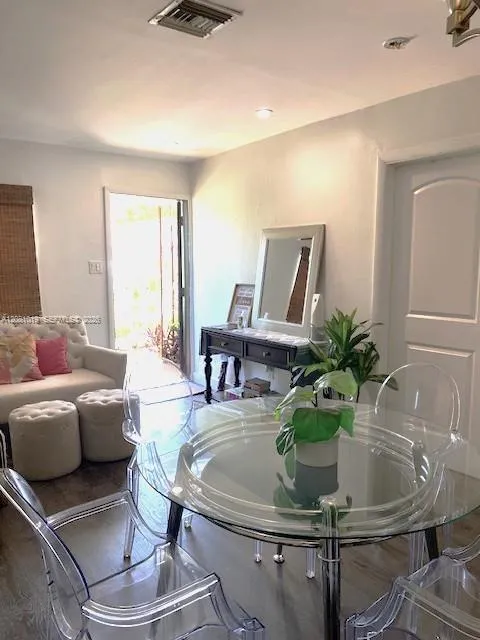 206 SW 2nd Ter Dania Beach, FL 33004
