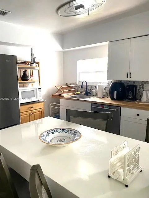 206 SW 2nd Ter Dania Beach, FL 33004
